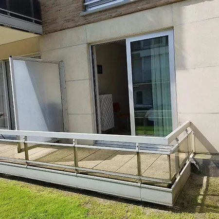 In Residentie Silverbeach Met Binnenzwembad 아파트 *